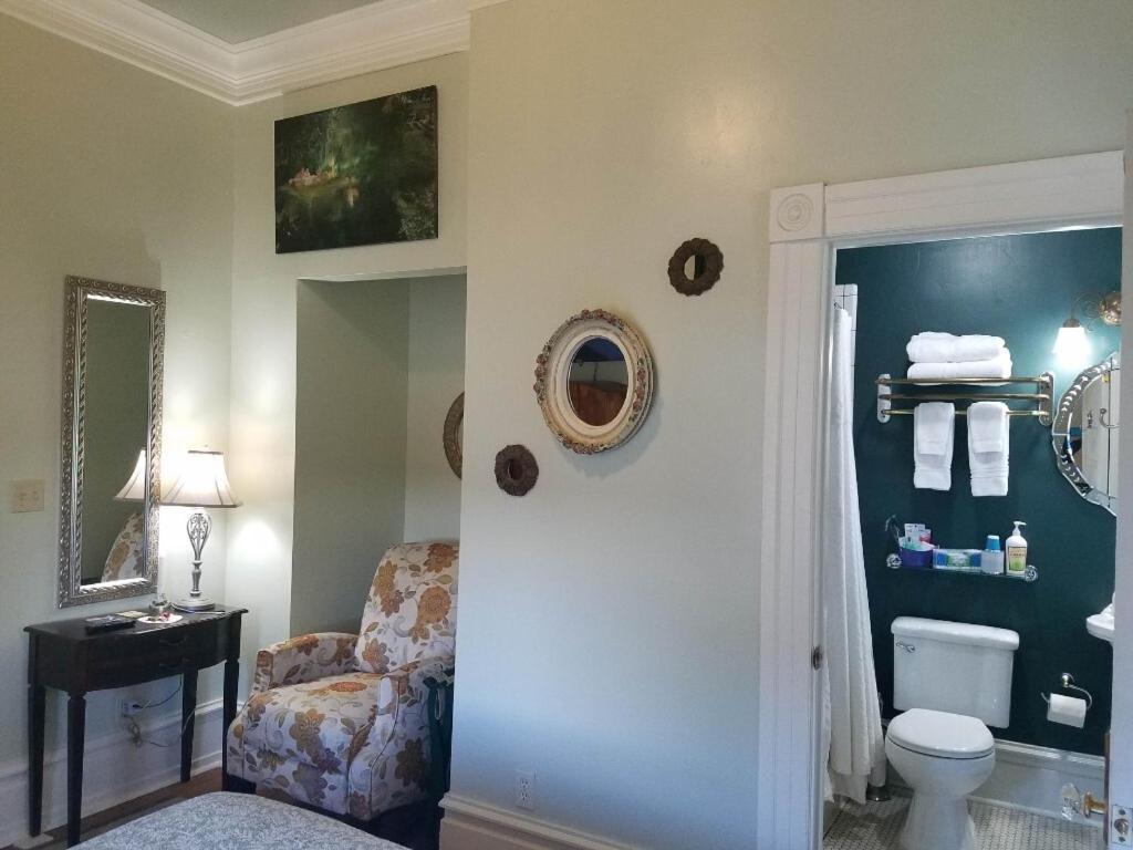 Abbey House Inn (Adults Only) Winters Esterno foto