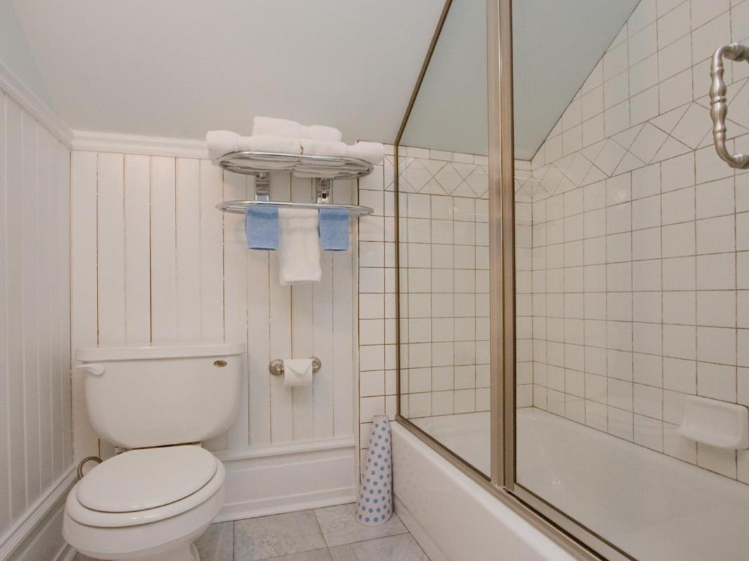 Abbey House Inn (Adults Only) Winters Esterno foto