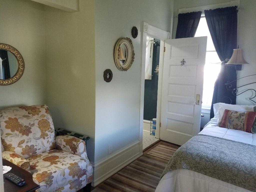 Abbey House Inn (Adults Only) Winters Esterno foto